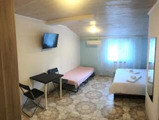 Гостиница Вилла Коронелло  Феодосия Большой двухместный номер с 1 кроватью или 2 отдельными кроватями-1