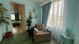 Гостиница Вилла Коронелло  Феодосия Семейный ( 1*2,0 сп + 2х местн.диван + кресло-кровать)-4