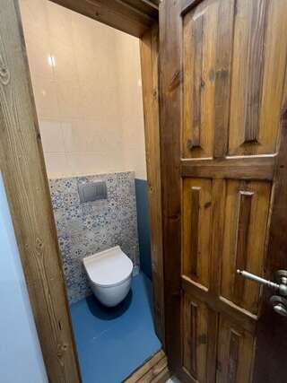 Гостиница Вилла Коронелло  Феодосия 3Х КОМНАТНЫЕ АПАРТАМЕНТЫ ( ДВЕ СПАЛЬНИ ПЛЮС ГОСТИНАЯ С КУХНЕЙ)-9